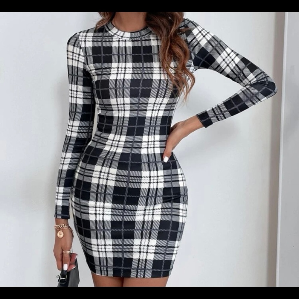 Round neck body con dress